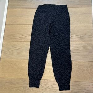 Align jogger black leopard print